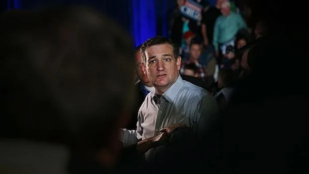 Ted Cruz, a su llegada a un acto electoral a Indianápolis