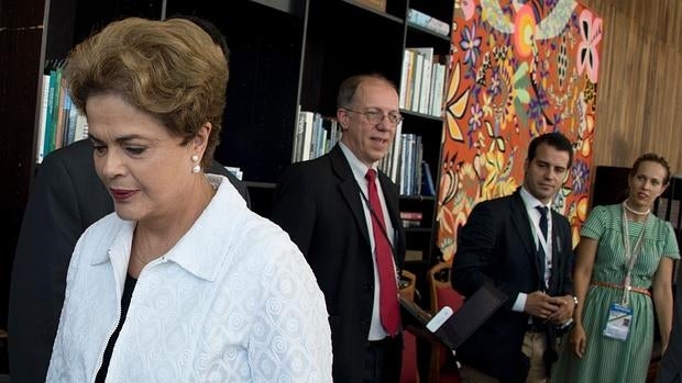 Rousseff, con la prensa extranjera ayer en el Palacio de Alvorada