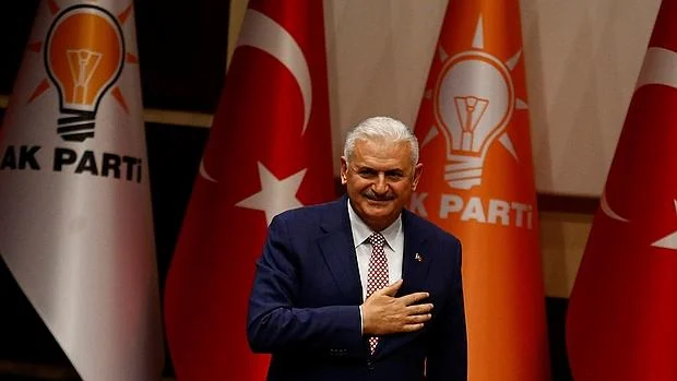 Binali Yildirim, durante una reunión del AKP en Ankara