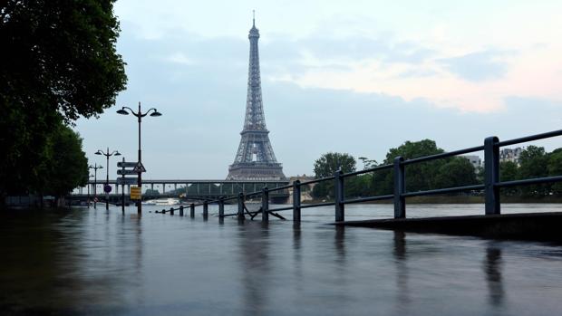 El Louvre y Orsay abrirán este miércoles tras la crecida del Sena