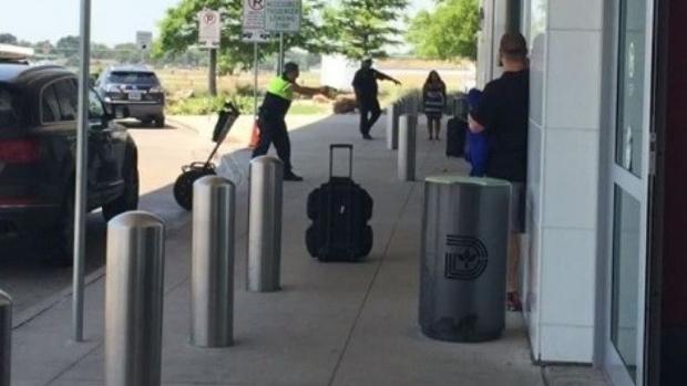 Tiroteo en el aeropuerto de Dallas, evacuado por la Policía