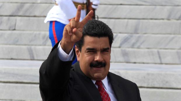 Maduro crea «soviets» para dar pan a los chavistas y palos a la oposición