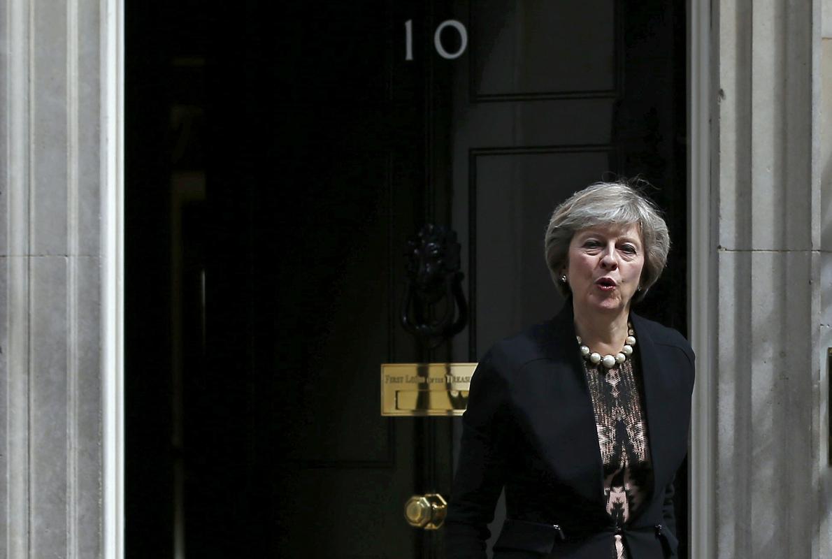 Theresa May supera en la primera votación la suma de sus cuatro rivales