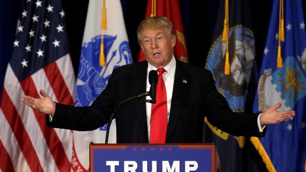 Trump durante su mitin hoy en Virginia Beach, Virginia