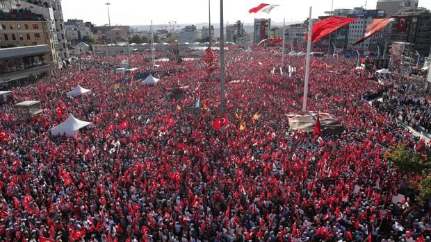 Imagen aérea de la plaza Taksim en Estambul durante la manifestación de la oposición turca