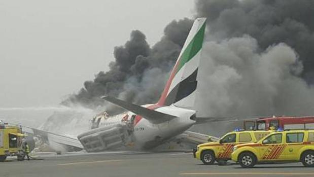 Fallece un bombero como consecuencia del accidente de avión que se ha producido en Dubai