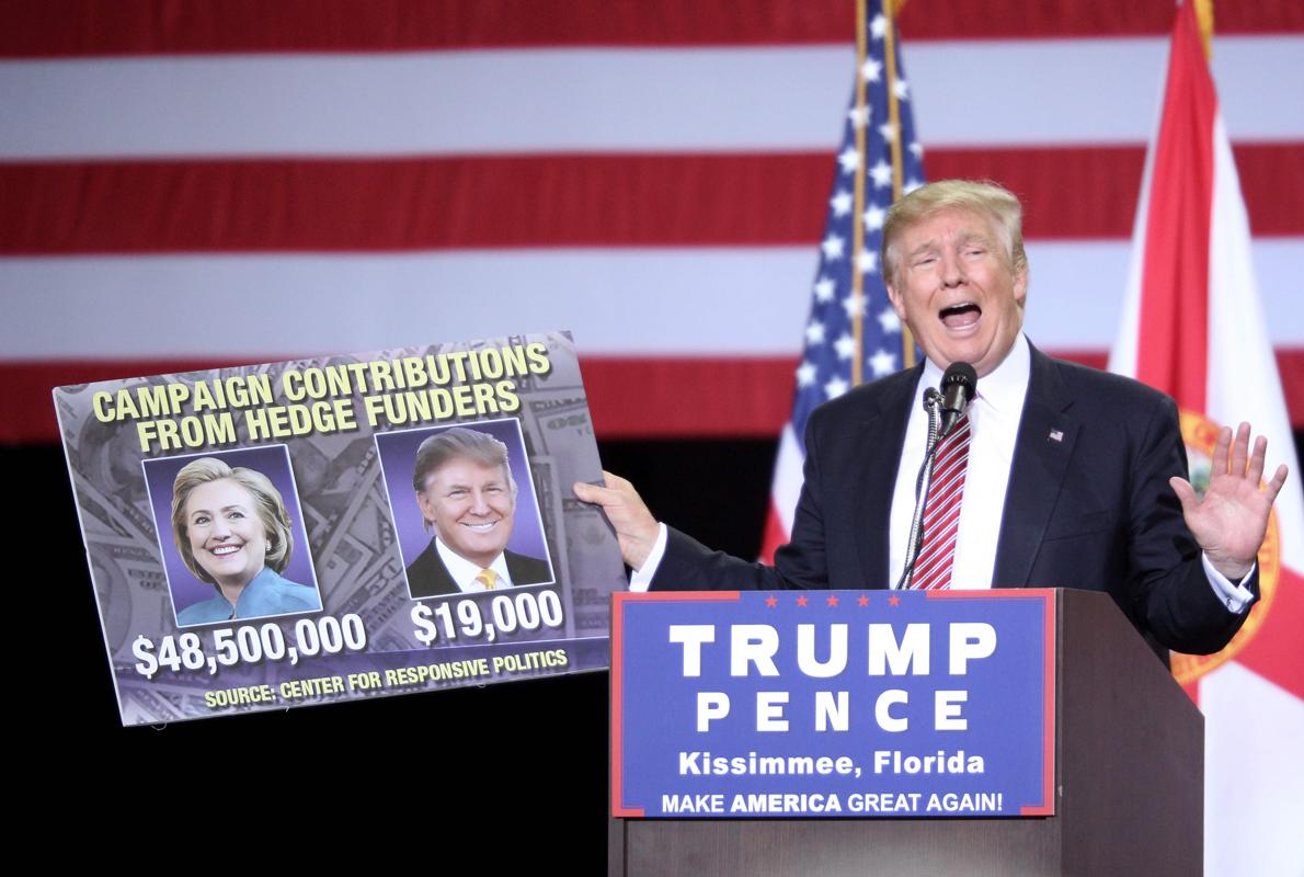 Trump muestra las contribuciones a su campaña frente a las de Hillary Clinton