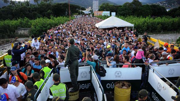 Miles de venezolanos cruzaron la frontera con Colombia para comprar suministros en la última apertura de la frontera el pasado 17 de julio