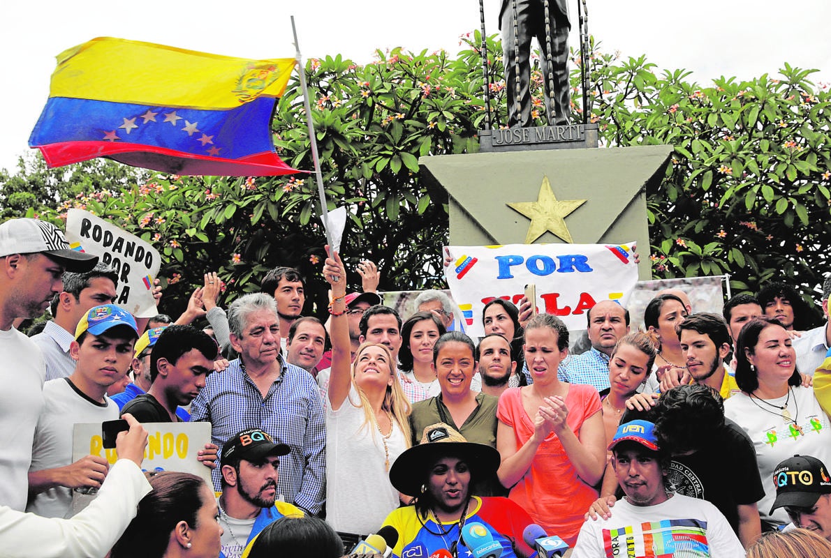 La oposición desafía hoy al chavismo con una marcha histórica y pacífica en Caracas