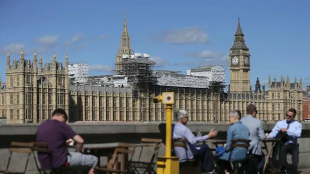 Un fuego o una inundación podrían destruir el Parlamento británico si no se reforma