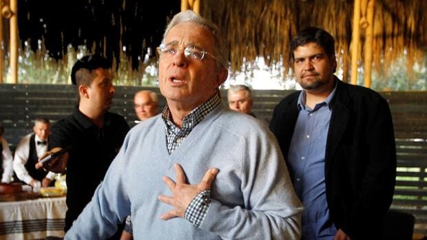 Uribe, gran ganador del plebiscito que deja a paz y a Santos como perdedores