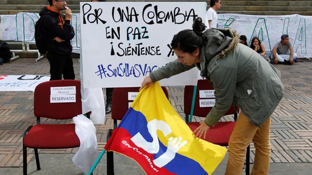 Partidarios del «sí» muestran una bandera de Colombia