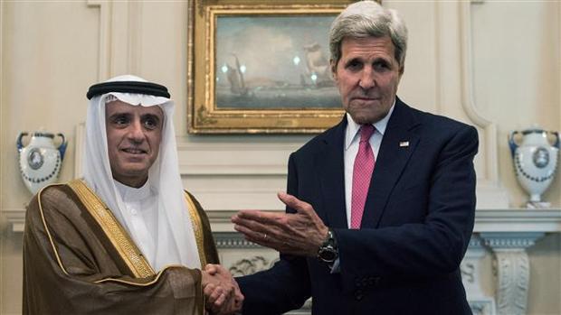 El secretario de Estado, Kerry, con su colega saudí, Al Jubeir