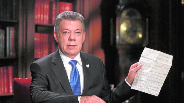 Juan Manuel Santos, tras el anuncio de las negociaciones