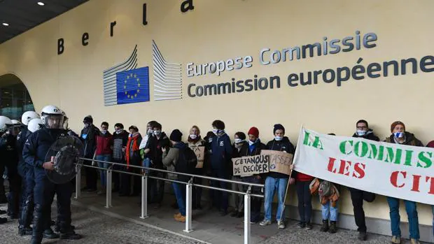 Protestas frente a la sede de la Comisión Europea por el acuerdo CETA