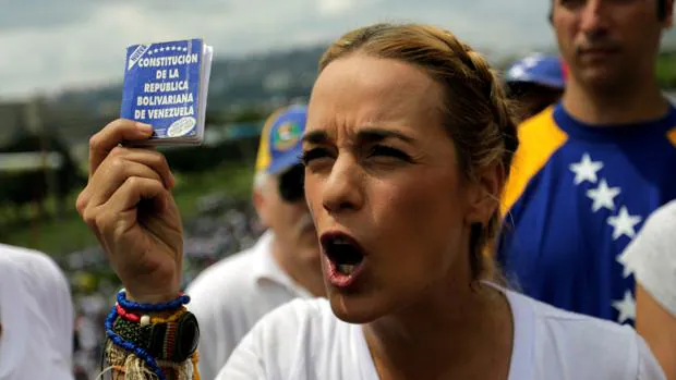 Lilian Tintori, en una reciente marcha en Venezuela