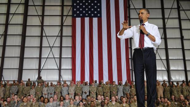 Barack Obama durante su visita a la Base de Bagram, en 2012