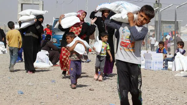 Habitantes de Hawija y Mosul refugiados en el campamento de Daquq (Irak), tras huir de los yihadistas de Daesh