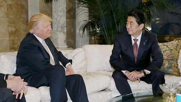 Donald Trump y Shinzo Abe, en la reunión que han mantenido