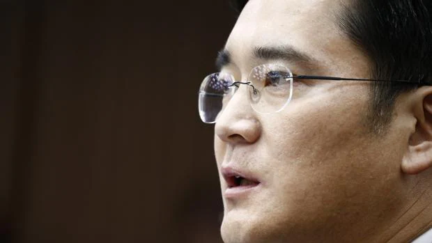 El vicepresidente de Samsung Electronics, Lee Jae-yong, asiste a una audiencia ante el parlamento