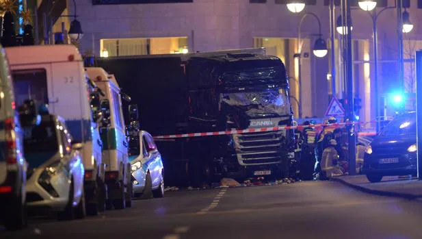 La Policía de Berlín descarta que el hombre muerto en la cabina del camión fuera el conductor
