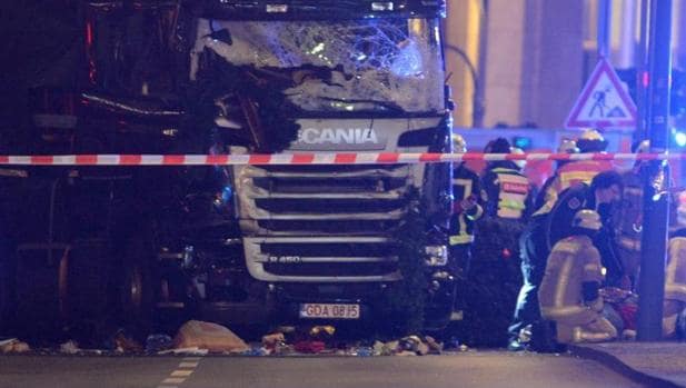 Lo que sabemos y no sabemos del atropello a una multitud en Berlín