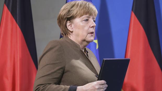 Merkel ya ha contactado con el presidente tunecino Baji Caid Essebsi