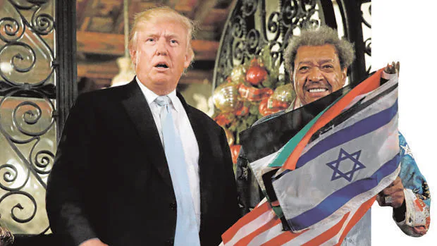 Trump y el promotor de boxeo, Don King, ayer en Palm Beach