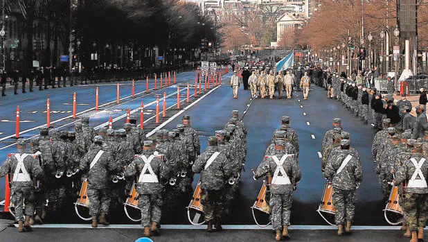 Desfile, ayer, en Washington antes de la investidura de Trump