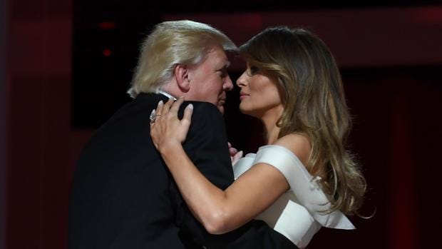 La pareja presidencial en su primer baile tras la toma de poder de Donald Trump