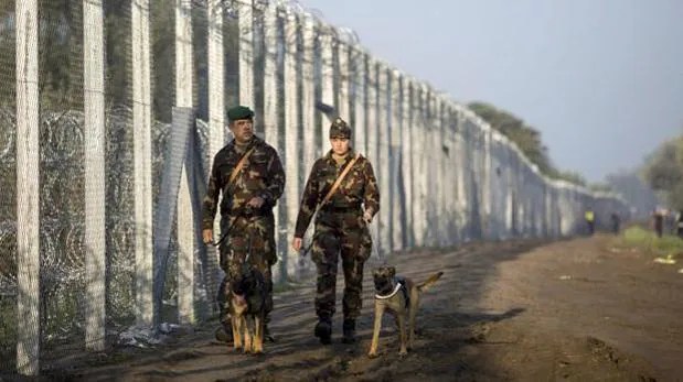 El Gobierno de Orban ha chocado en otras ocasiones con la UE, como tras decidir erigir vallas en su frontera con Serbia