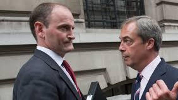 Douglas Carswell y Nigel Farage, en una imagen de 2015