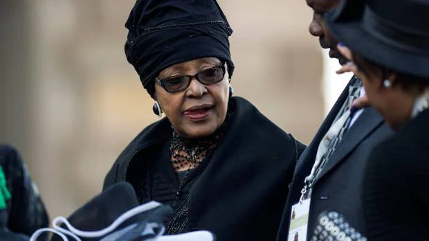 La ex primera dama de Sudáfrica Winnie Madikizela-Mandela