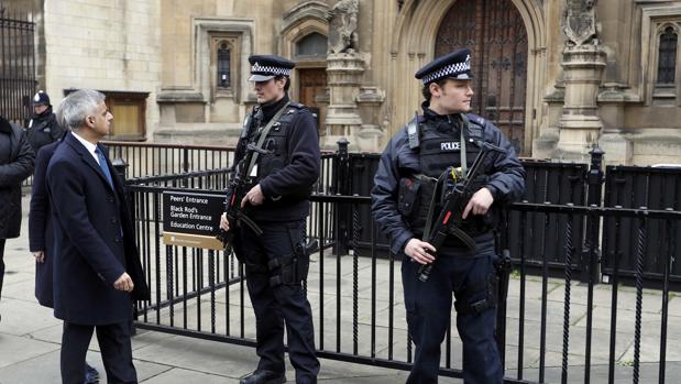 El protocolo de seguridad del Parlamento británico será revisado