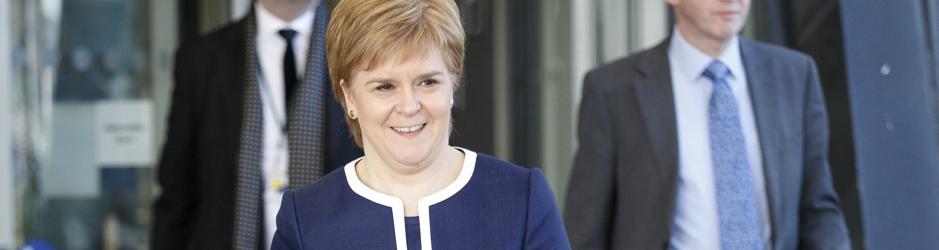 La líder del Partido Nacional Escocés (SNP), y primera ministra de Escocia, Nicola Sturgeon en la cámara