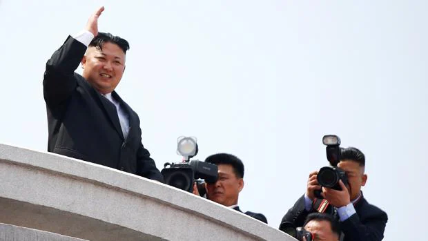 Corea del Norte fracasa de nuevo al disparar un misil tras lucir su músculo militar