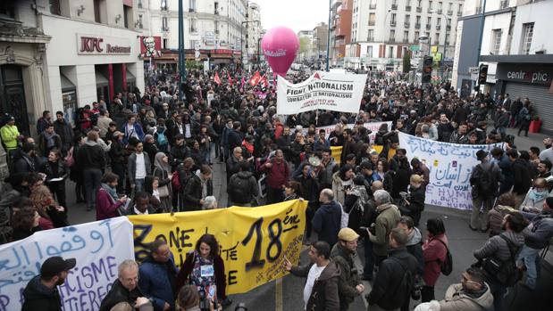 Manifestación en las afueras de París