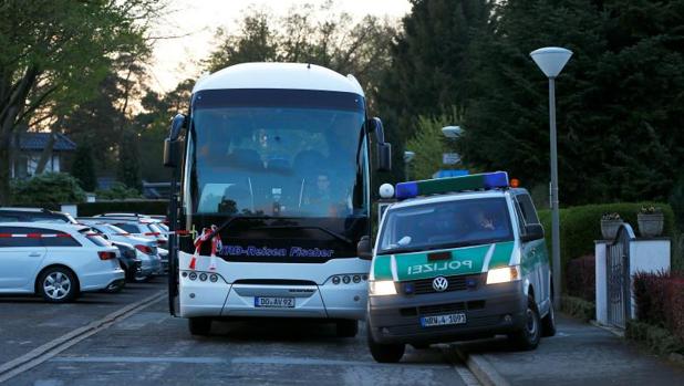 La Fiscalía alemana reconstruye el atentado al bus del Dortmund en busca de pistas