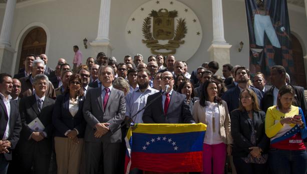 Lilian Tintori a la cabeza de la manifestación en Caracas