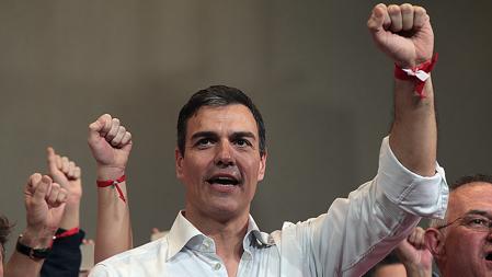 Pedro Sánchez, en un acto con militantes en Granada