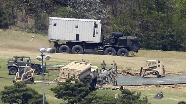 Tropas estadounidenses instalan el escudo antimisiles THAAD