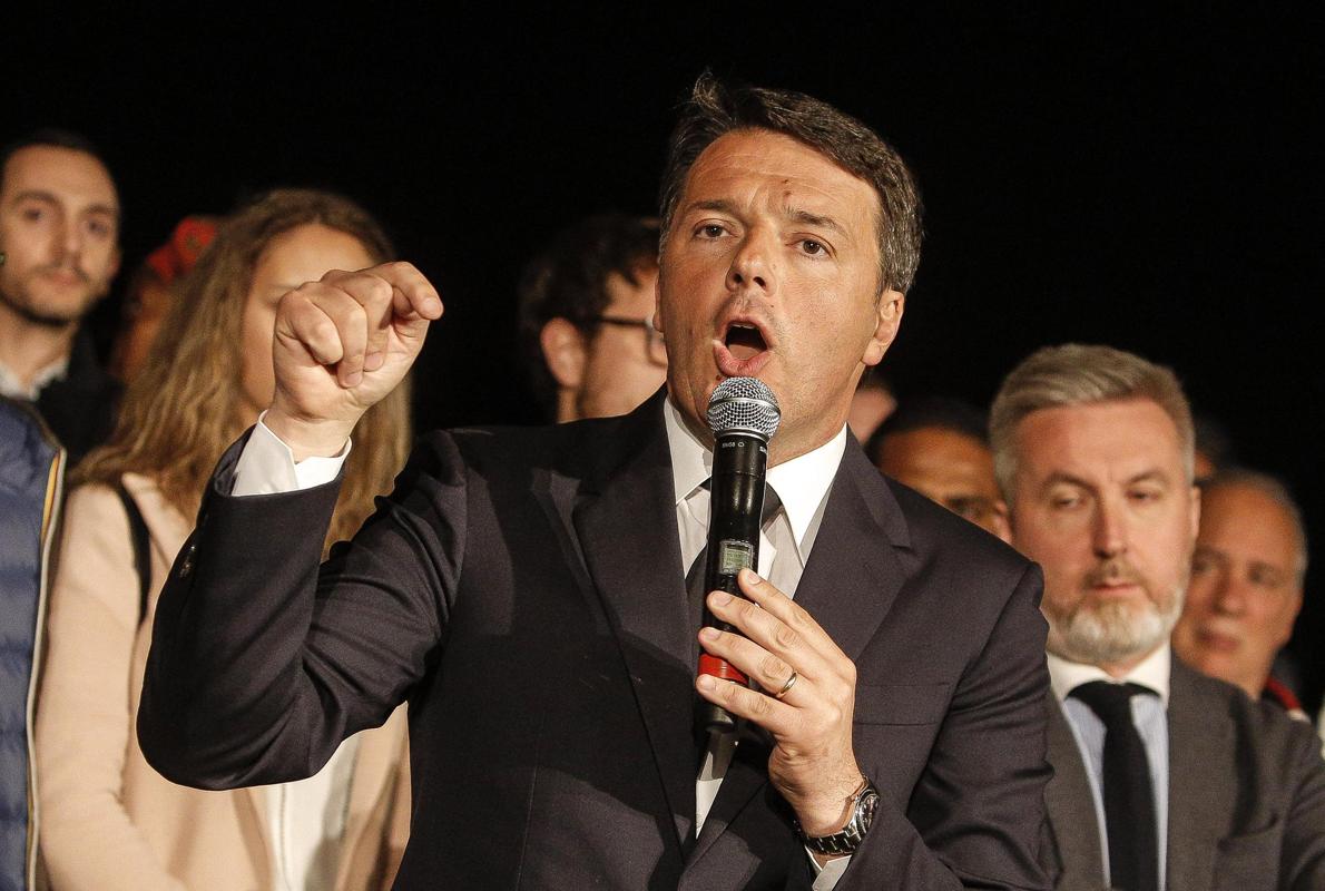 Renzi se dirige a sus seguidores tras ganar las primarias