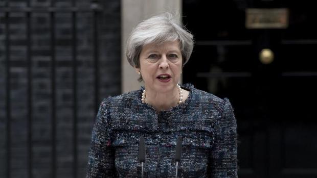Theresa May, durante una rueda de prensa delante del número 10 de Downing Street en Londres