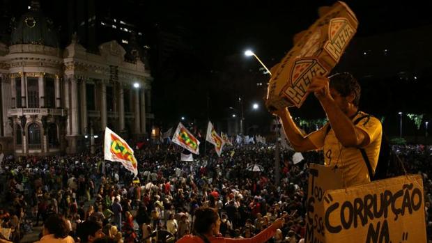 Los brasileños están hartos de la corrupción, como demostraron en esta protesta en Río de Janeiro el pasado 18 de mayo