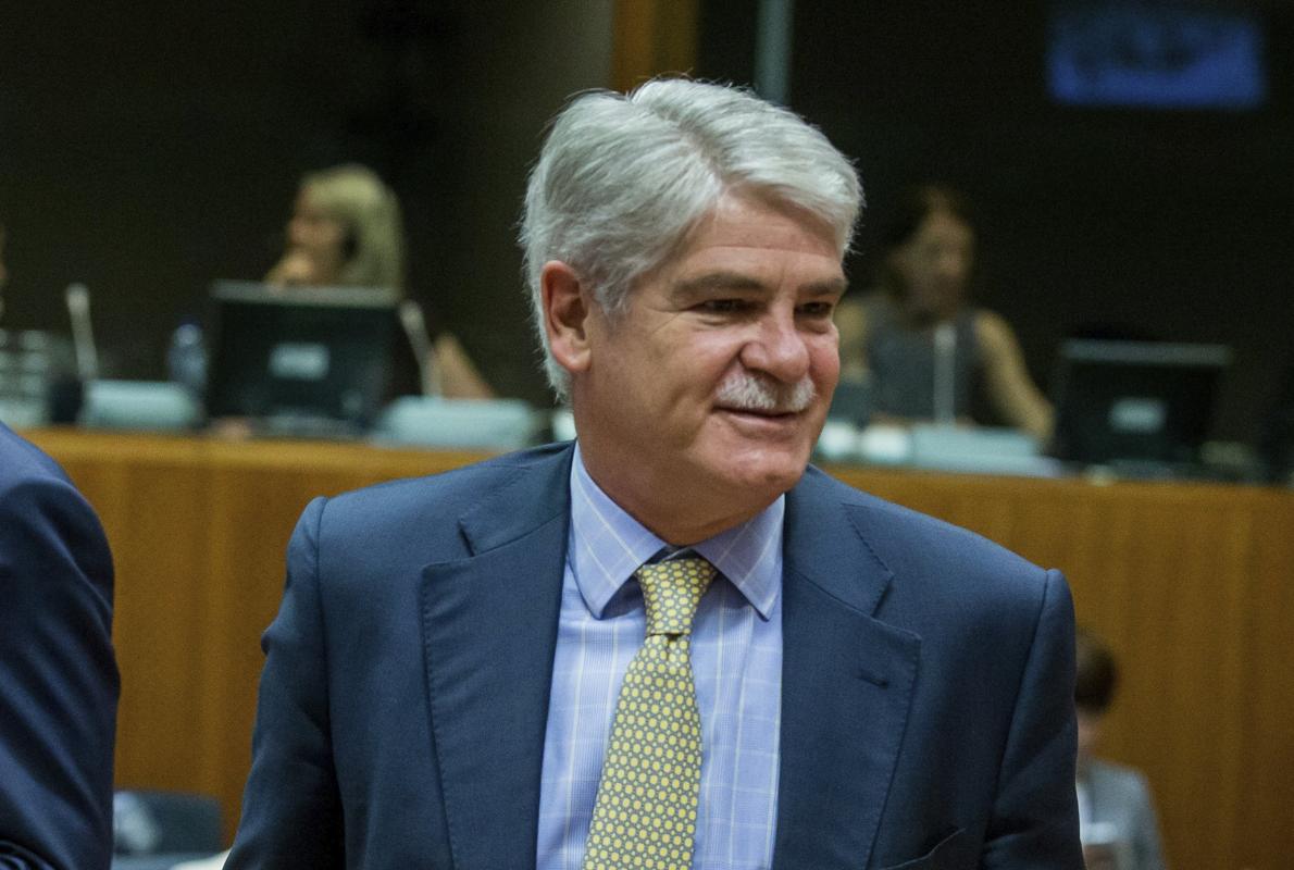 El ministro de Asuntos Exteriores español, Alfonso Dastis, durante la reunión en Bruselas