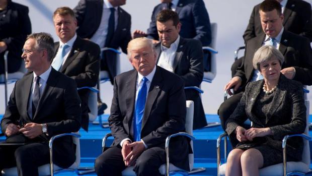 Donald Trump y Theresa May, en la reunión de líderes de la OTAN de este jueves