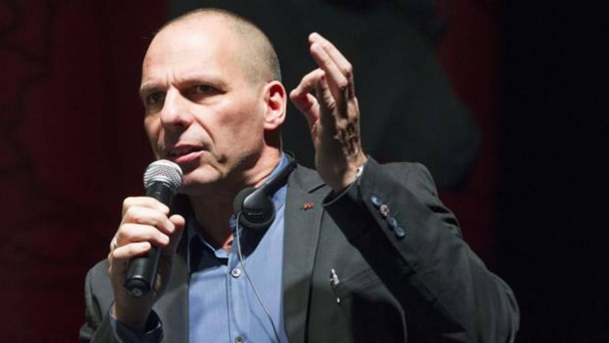 Fotografía de archivo de Yanis Varufakis durante su participación en las jornadas del Matadero, en Madrid, en febrero de 2016