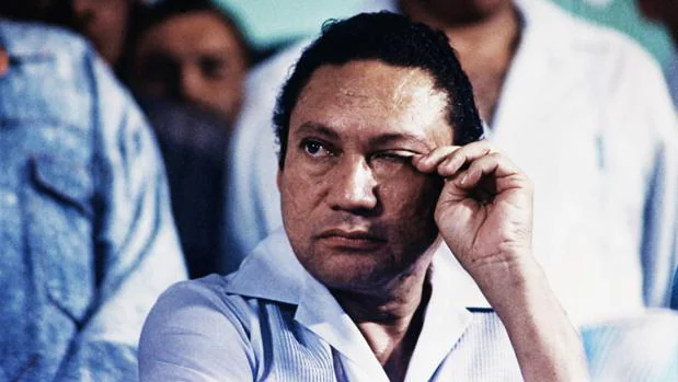 El exdictador panameño Manuel Noriega en una reunión antiestadounidense en 1988