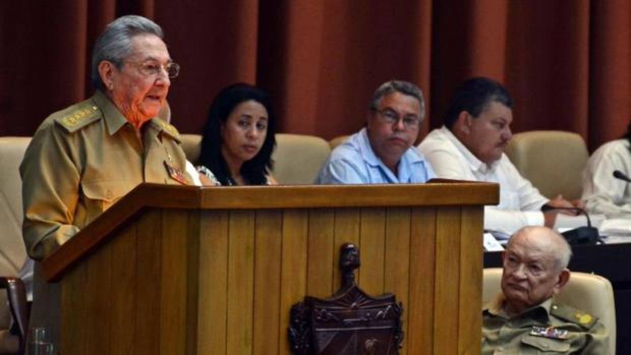 La Asamblea aprueba la hoja de ruta para la etapa posterior a Raúl Castro