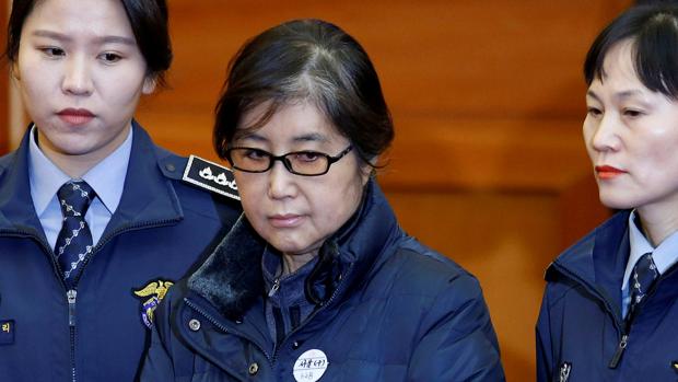 Un tribunal ha condenado a Choi Soon-sil, centro del escándalo de corrupción que sacudió Corea del Sur